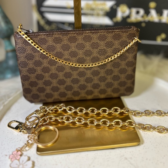 Excellent Preloved Celine Pouch/wristlet for w/ unbranded gold chain and charms. - Picture 4 of 10
